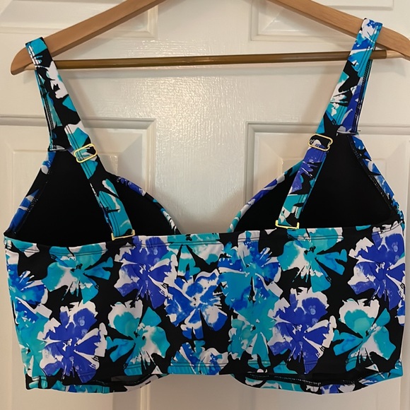 Retro bra sized bikini top with extra coverage - Picture 2 of 7